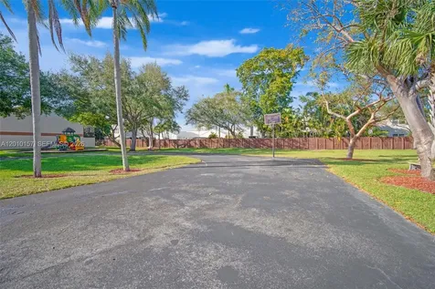 4250 SW 70th Terrace Davie FL 33314