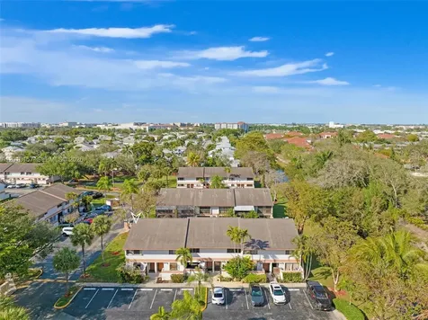 4250 SW 70th Terrace Davie FL 33314