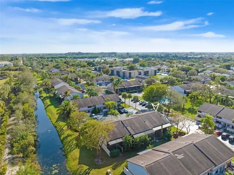 4250 SW 70th Terrace Davie FL 33314