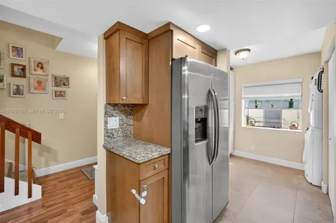 4250 SW 70th Terrace Davie FL 33314