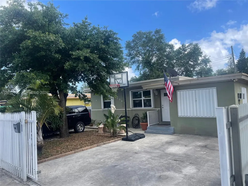 2144 NW 85th Street Miami FL 33147
