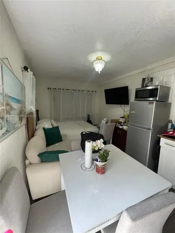 2144 NW 85th Street Miami FL 33147