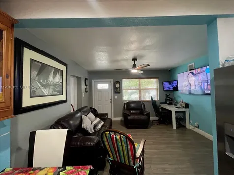 2144 NW 85th Street Miami FL 33147