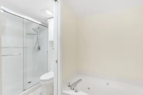 3500 Mystic Pointe Drive Aventura FL 33180