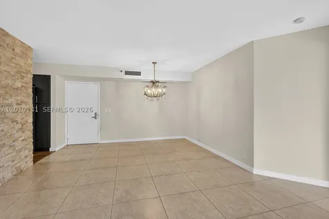 3500 Mystic Pointe Drive Aventura FL 33180
