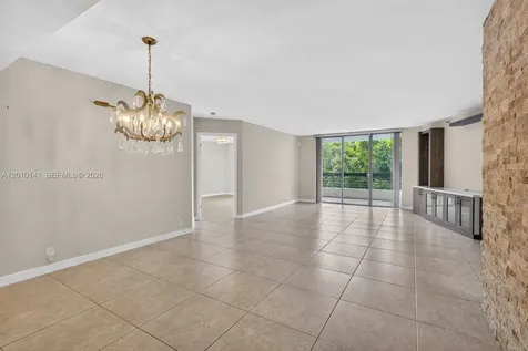 3500 Mystic Pointe Drive Aventura FL 33180