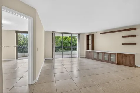 3500 Mystic Pointe Drive Aventura FL 33180