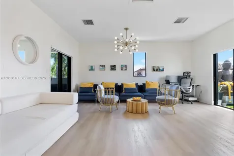 8368 Central Park Boulevard Doral FL 33166