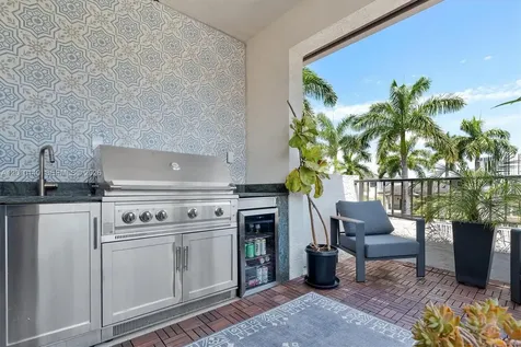 8368 Central Park Boulevard Doral FL 33166