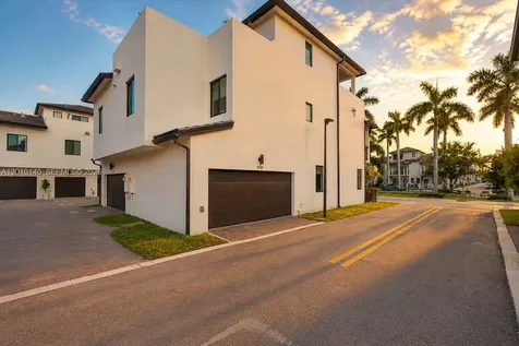 8368 Central Park Boulevard Doral FL 33166