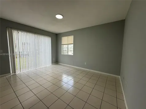 2458 SE 15th Place Homestead FL 33035