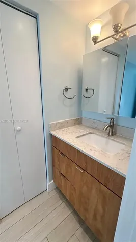 2899 Collins Avenue Miami Beach FL 33140