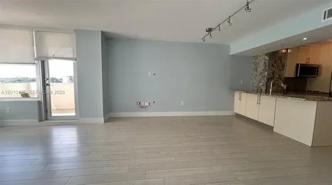 2899 Collins Avenue Miami Beach FL 33140