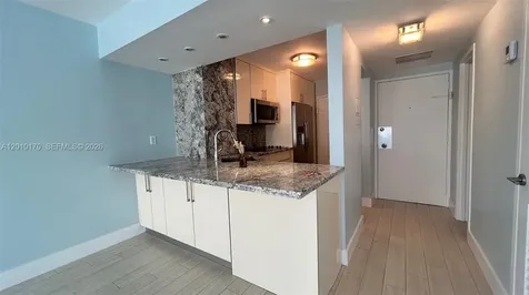 2899 Collins Avenue Miami Beach FL 33140