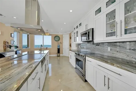 112 N Bounty Lane Key Largo FL 33037