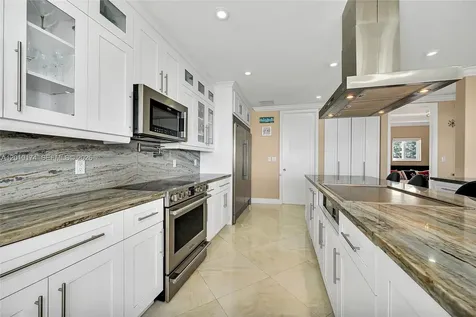112 N Bounty Lane Key Largo FL 33037