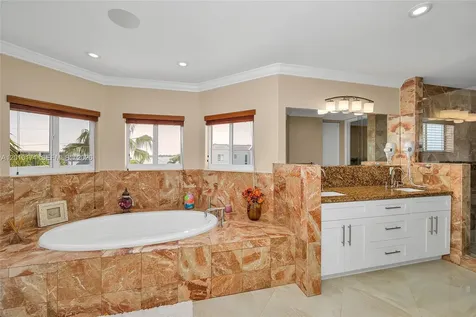 112 N Bounty Lane Key Largo FL 33037