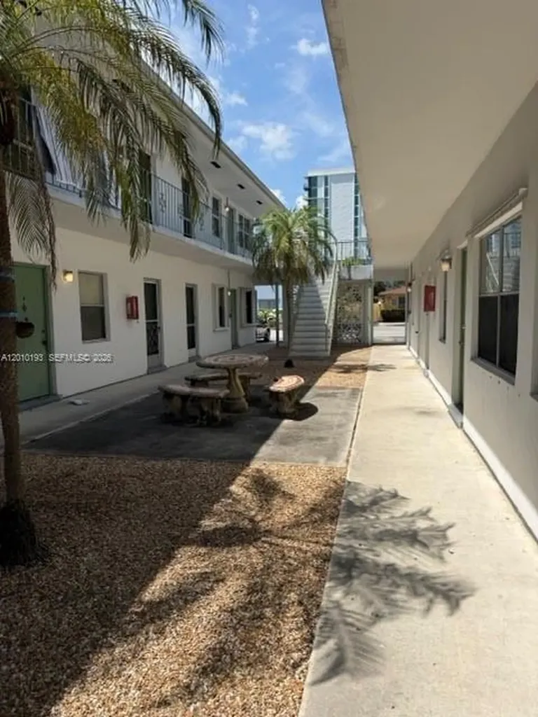 Hollywood FL 33020