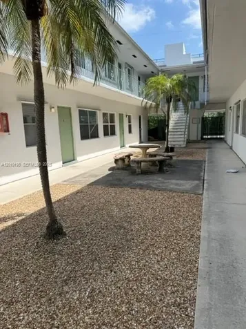 Hollywood FL 33020
