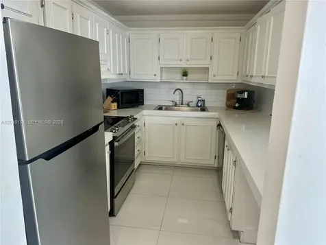 1800 Collins Avenue Miami Beach FL 33139