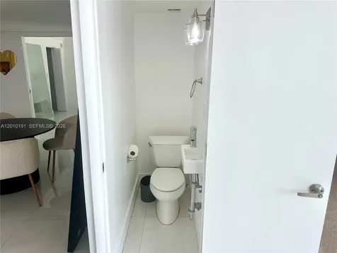 1800 Collins Avenue Miami Beach FL 33139