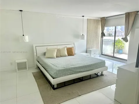 1800 Collins Avenue Miami Beach FL 33139