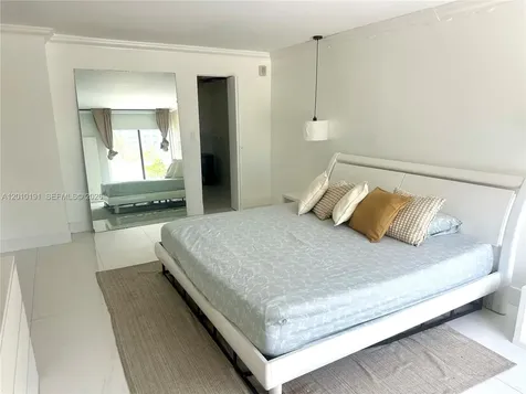 1800 Collins Avenue Miami Beach FL 33139