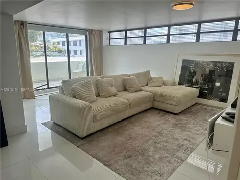 1800 Collins Avenue Miami Beach FL 33139