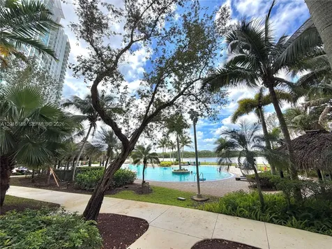 2641 N Flamingo Road Sunrise FL 33323