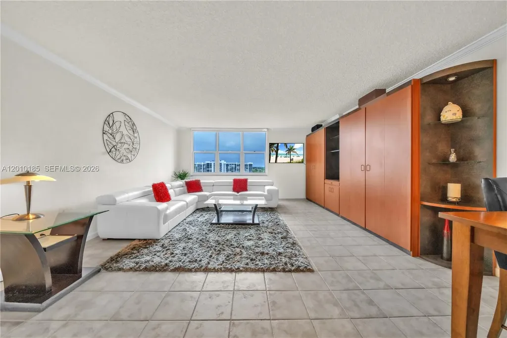 2501 S Ocean Drive Hollywood FL 33019