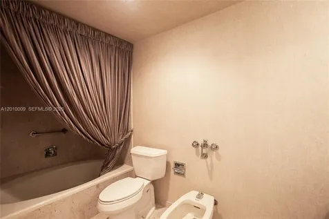 1800 NE 114th Street Miami FL 33181