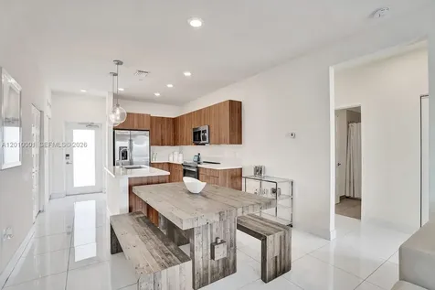 4725 NW 85th Avenue Doral FL 33166