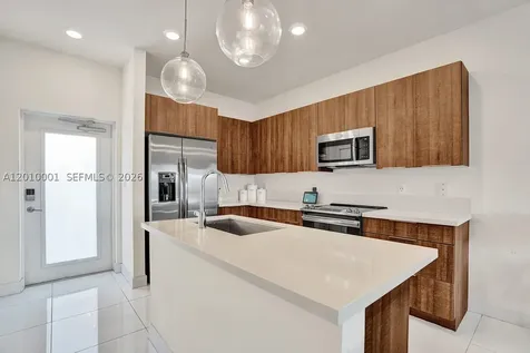 4725 NW 85th Avenue Doral FL 33166