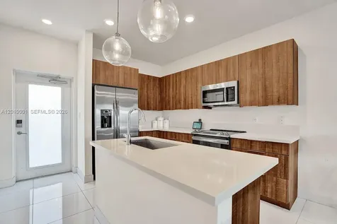 4725 NW 85th Avenue Doral FL 33166