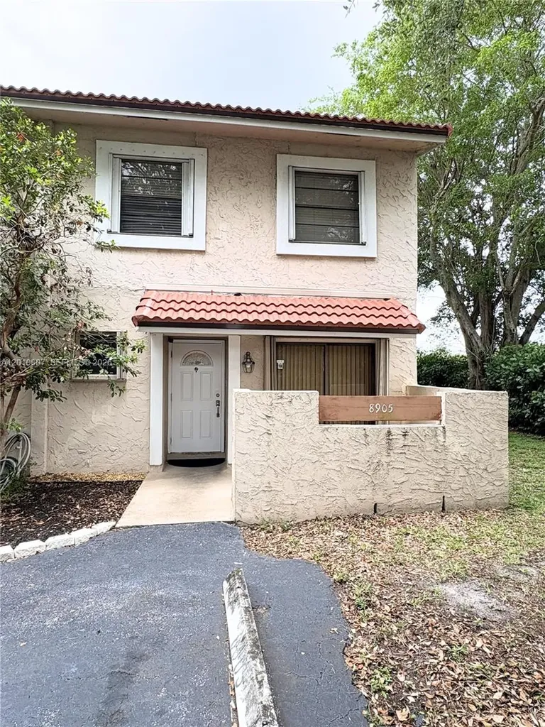 8905 NW 38th Drive Coral Springs FL 33065