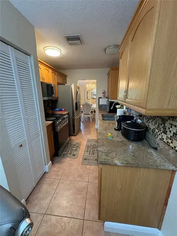 8905 NW 38th Drive Coral Springs FL 33065