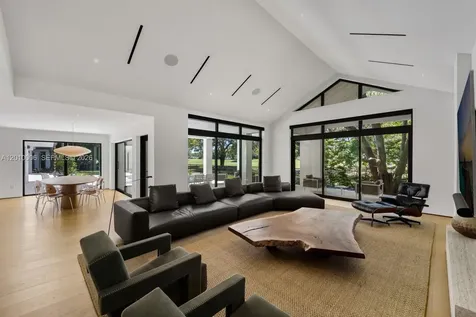 4100 Pinta Court Coral Gables FL 33146