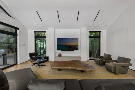 4100 Pinta Court Coral Gables FL 33146
