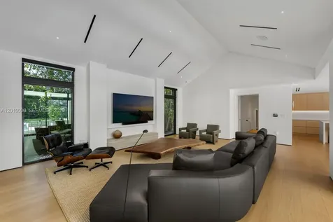 4100 Pinta Court Coral Gables FL 33146