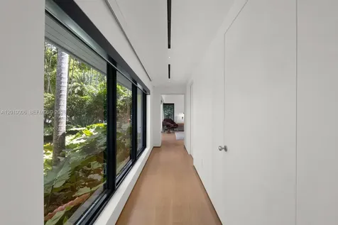 4100 Pinta Court Coral Gables FL 33146