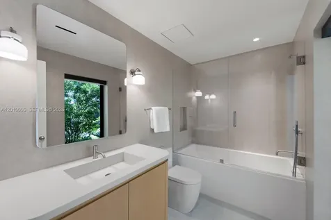 4100 Pinta Court Coral Gables FL 33146