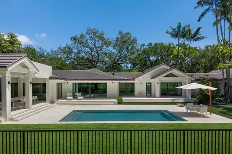 4100 Pinta Court Coral Gables FL 33146