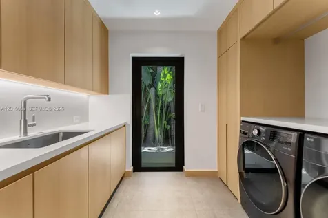 4100 Pinta Court Coral Gables FL 33146