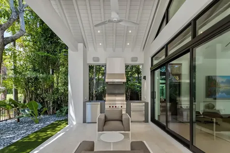 4100 Pinta Court Coral Gables FL 33146