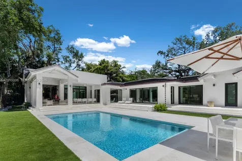 4100 Pinta Court Coral Gables FL 33146
