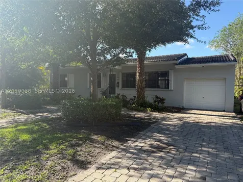 1140 Wren Avenue Miami Springs FL 33166