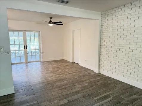 1140 Wren Avenue Miami Springs FL 33166