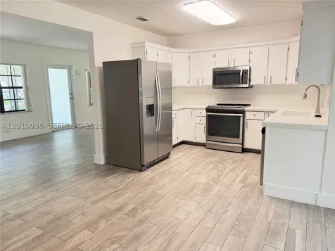 1140 Wren Avenue Miami Springs FL 33166