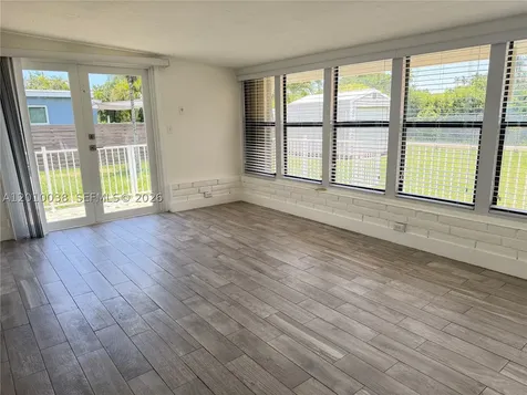 1140 Wren Avenue Miami Springs FL 33166