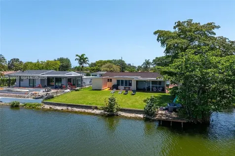 2501 NE 209th Terrace Miami FL 33180
